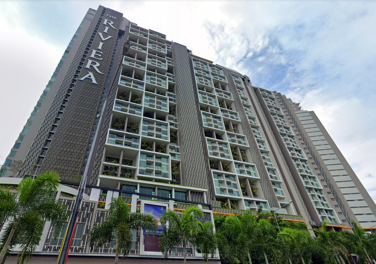Jomtien condo tower near the beach